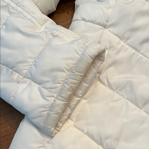Old Navy Cream Puffer Jacket - Picture 4 of 10